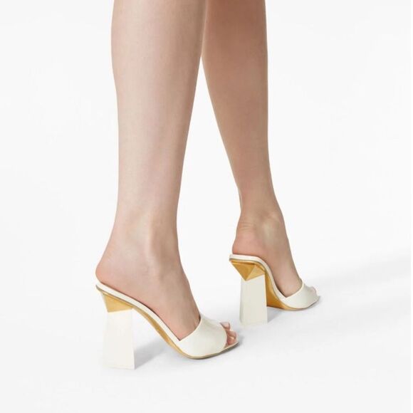 Valentino Garavani One Stud Hyper Slide Sandals In Patent Leather size 39.5 - Picture 2 of 15